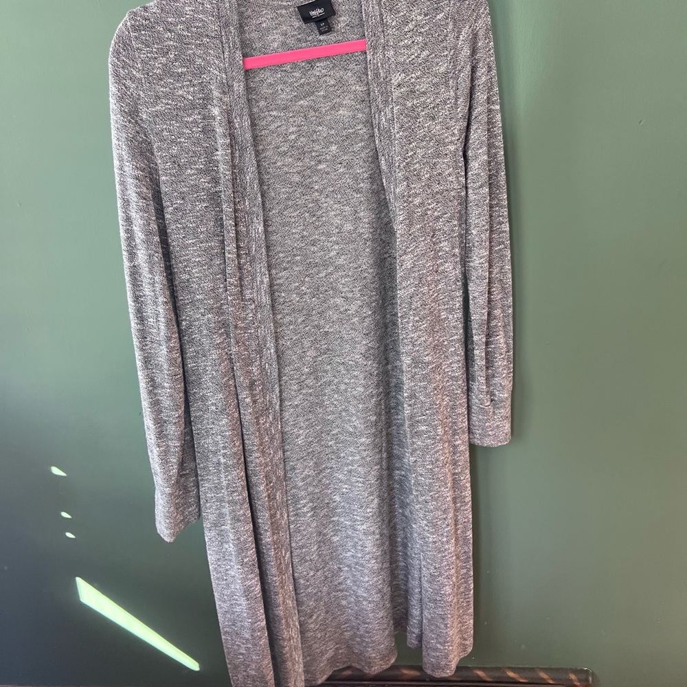 Lot of 4 Gray sweaters - xs/small - all fit like a small